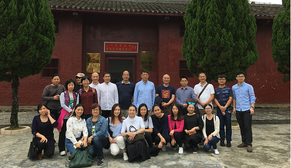 公司组织本部员工进行爱国主义教育基地参观学习(图2)